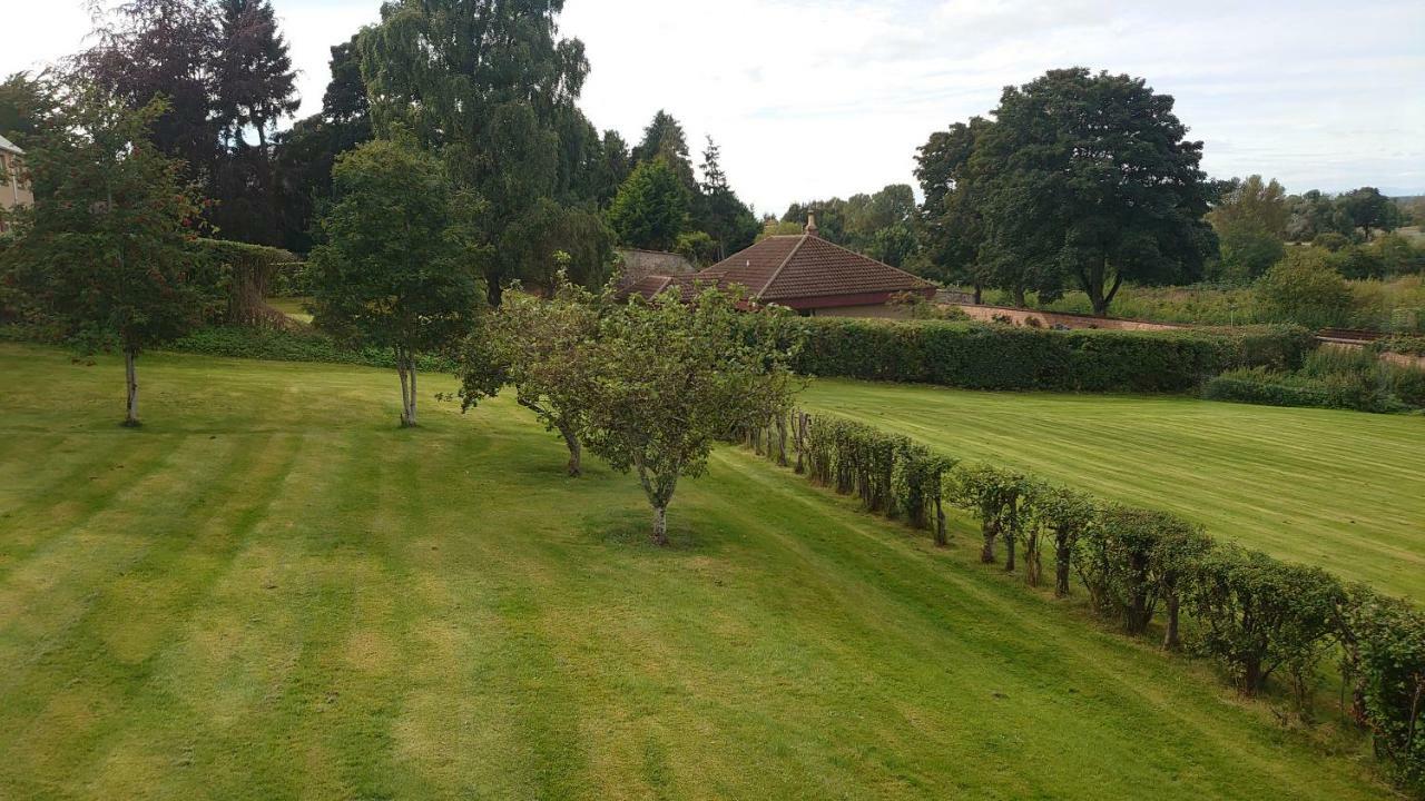 Ramnee Hotel Forres Extérieur photo